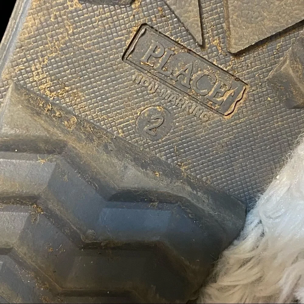 The Children’s Place ToddlerSnow Boots.